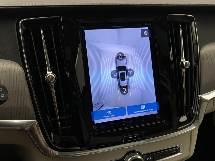 Volvo V90 CC B4 AWD ULTIMATE CZ 1.maj 2.0 CC CC