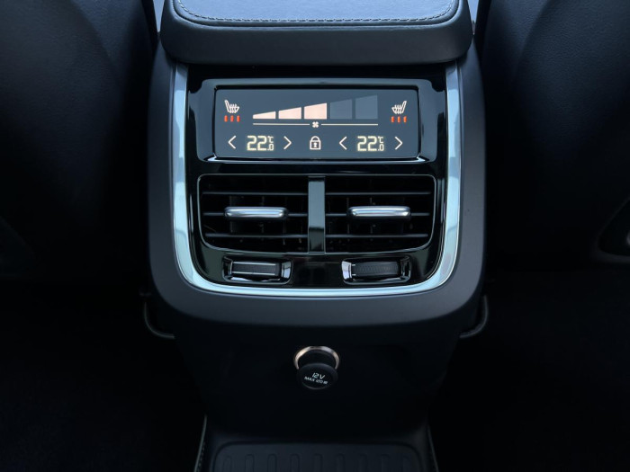 Volvo XC90 T8 AWD R-DESIGN 7MÍSTNÁ Aut