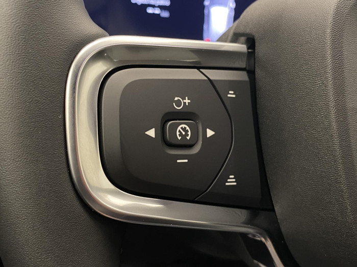 Volvo XC40 B4 AUT PLUS BLACK EDITION