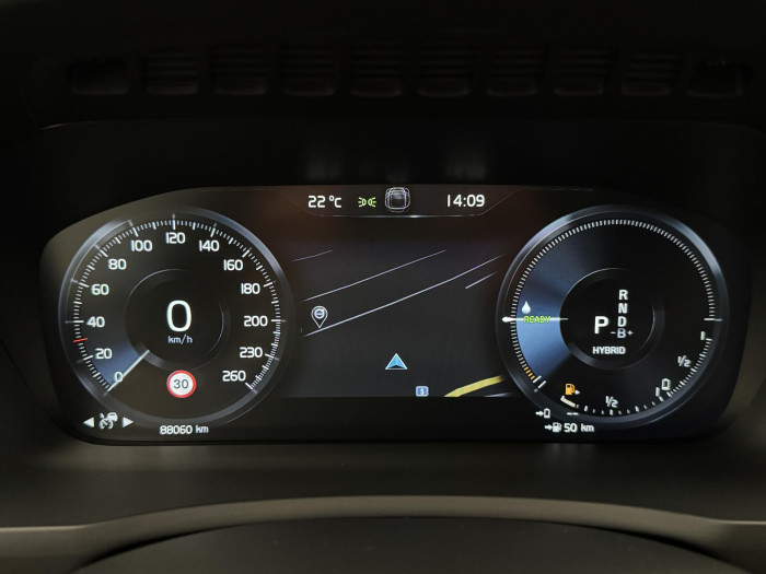 Volvo XC90 T8 AWD RECHARGE REZERVACE