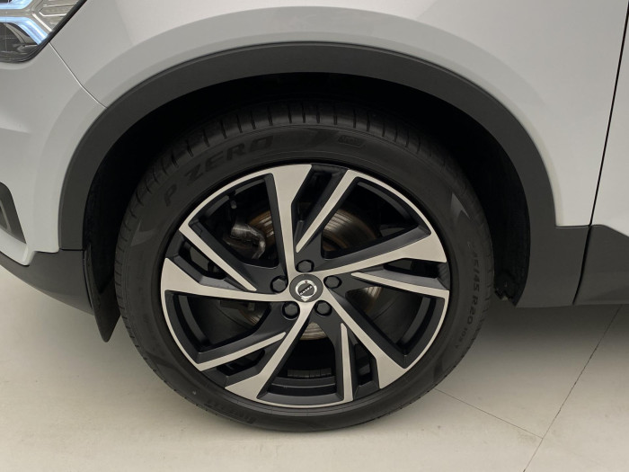 Volvo XC40 B4 AWD R-DESIGN AUT CZ