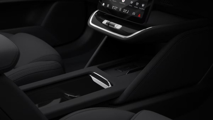 Volvo ES90 PURE ELECTRIC CORE