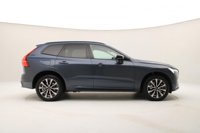 Volvo XC60 B4 AWD PLUS DARK REZERVACE