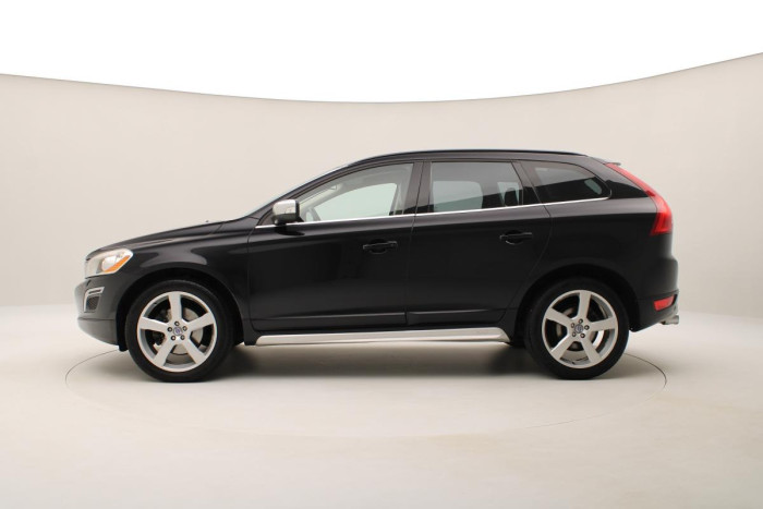 Volvo XC60 D5 AWD R-DESIGN REZERVACE 2.4 d