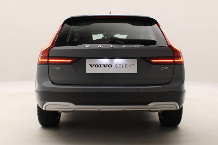 Volvo V90 CC B4 AWD PLUS AUT 1.maj