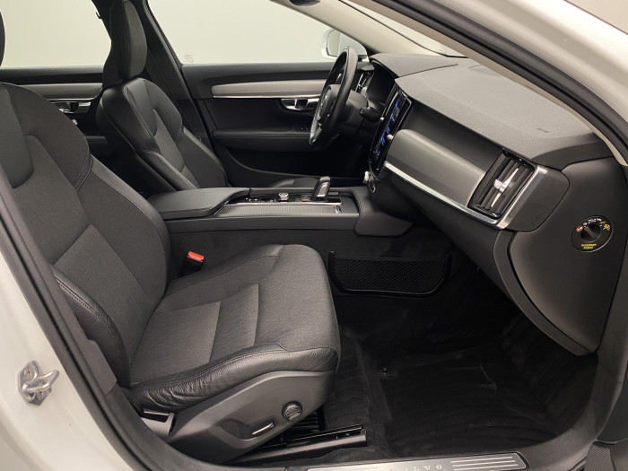 Volvo V90 B4 MOMENTUM AUT CZ 2.0 Momentum