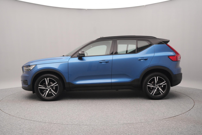 Volvo XC40 T3 R-DESIGN AUT CZ REZERVACE
