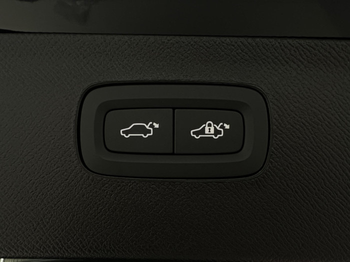 Volvo XC90 T8 AWD RECHARGE DARK ULTRA AUT