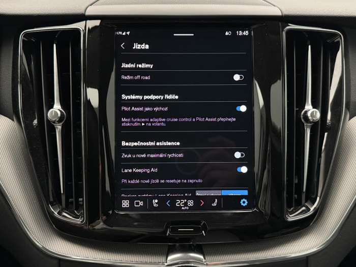 Volvo XC60 B5 AWD PLUS DARK CZ 1.maj