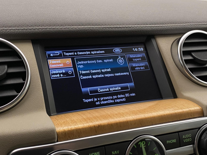 Land Rover Discovery 3.0 AWD SDV6 HSE REZERVACE