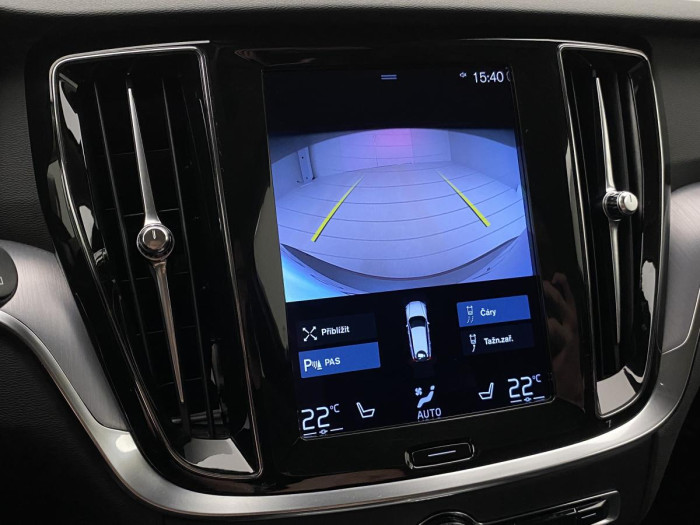 Volvo V60 B4 MOMENTUM AUT REZERVACE 2.0 Momentum