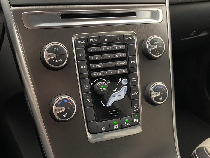 Volvo XC60 D5 AWD SUMMUM AUT CZ 2.4 d Summum