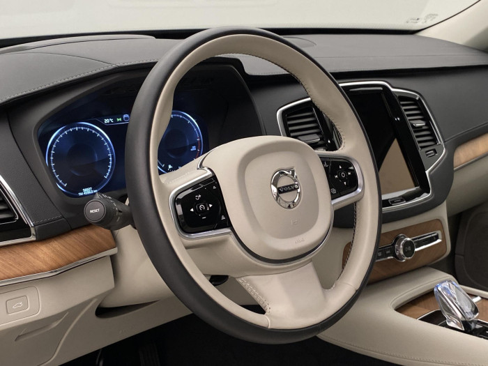 Volvo XC90 B5 AWD INCRIPTION REZERVACE