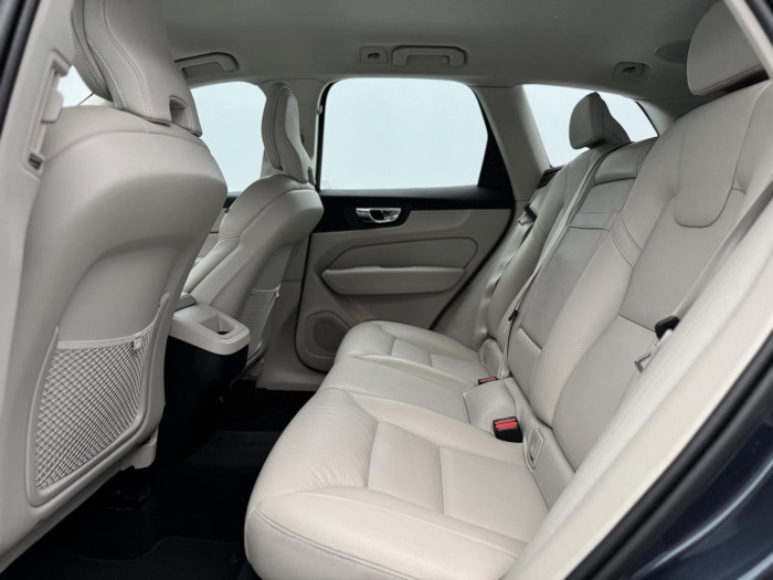 Volvo XC60 B4 AWD INSCRIPTION AUT 1.maj