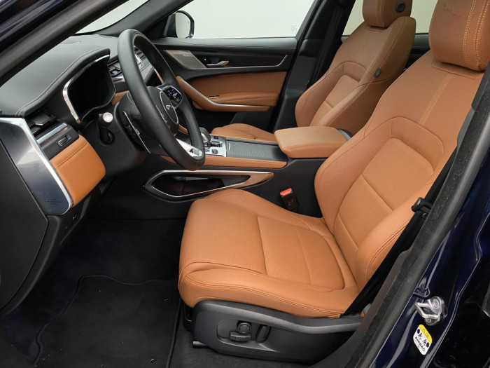 Jaguar F-Pace D200 R-DYNAMIC REZERVACE 2.0 d Dynamic