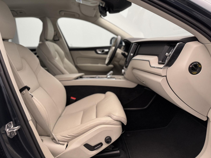 Volvo XC60 B4 AWD INSCRIPTION AUT 1.maj