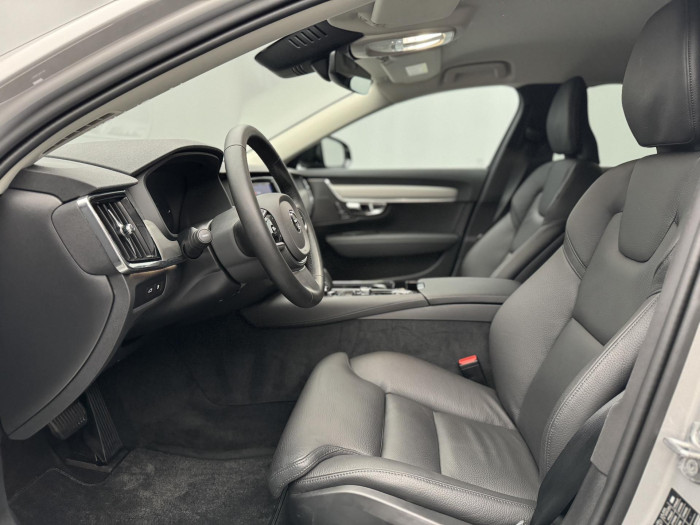 Volvo V90 T6 AWD RECHARGE DARK 1.maj