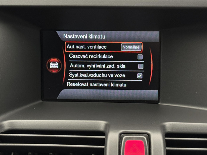 Volvo XC60 3.2 AWD MOMENTUM CZ 3.2 Momentum