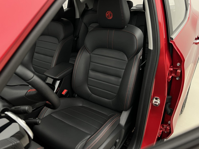 MG ZS 1.0T EXCLUSIVE AUT CZ 1.maj. 1.0 Exclusive