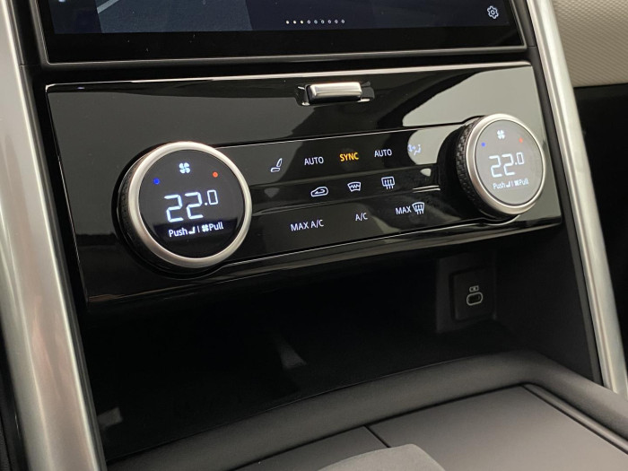 Land Rover Discovery D350 DYNAMIC SE AWD REZERVACE 3.0 d Dynamic SE