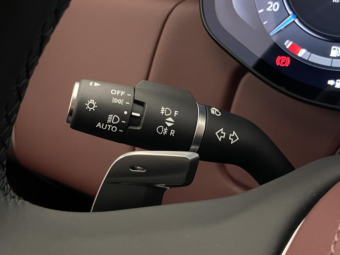 Land Rover Range Rover P550e AUTOBIOGRAPHY