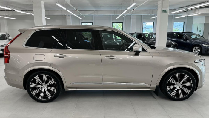 Volvo XC90 T8 AWD RECHARGE REZERVACE