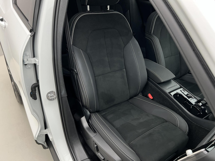 Volvo XC40 B3 ULTRA DARK AUT CZ