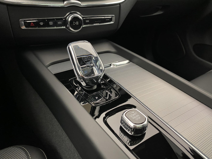 Volvo XC60 B5 AWD BLACK EDITION AUT 2.0 Edition