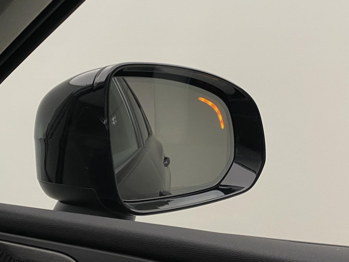 Volvo XC60 B4 AWD DARK PLUS AUT 1.maj