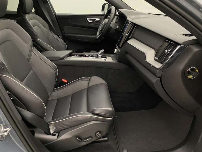 Volvo XC60 B4 AWD AUT DARK PLUS 2.0 Plus