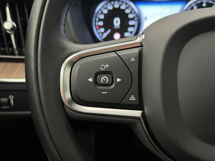 Volvo XC60 T4 MOMENTUM POLESTAR AUT CZ 2.0 Momentum