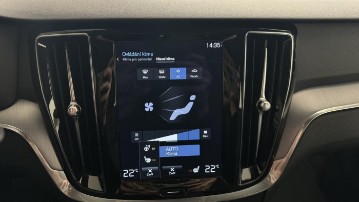 Volvo V60 B4 MOMENTUM AUT REZERVACE 2.0 Momentum