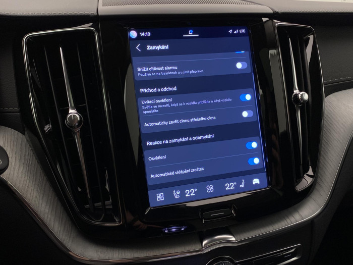 Volvo XC60 T8 AWD PLUG-IN DARK ULTRA CZ