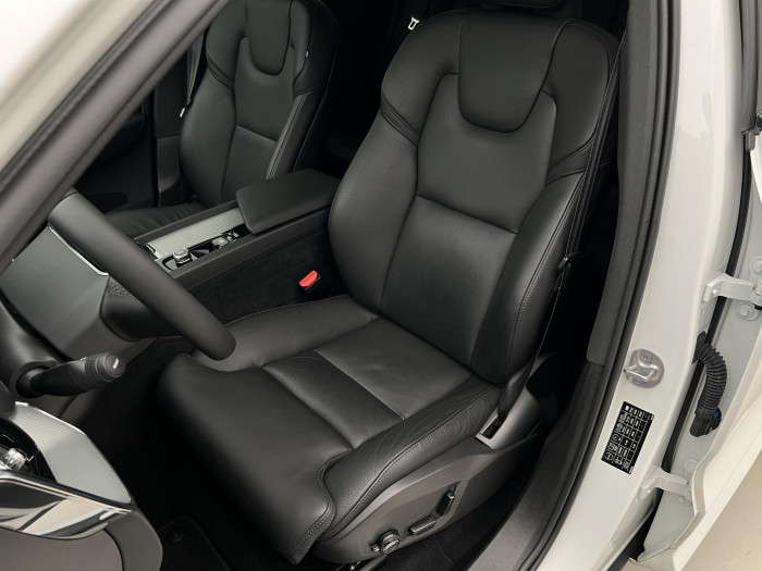 Volvo XC60 T6 AWD RECHARGE PLUS DARK AUT