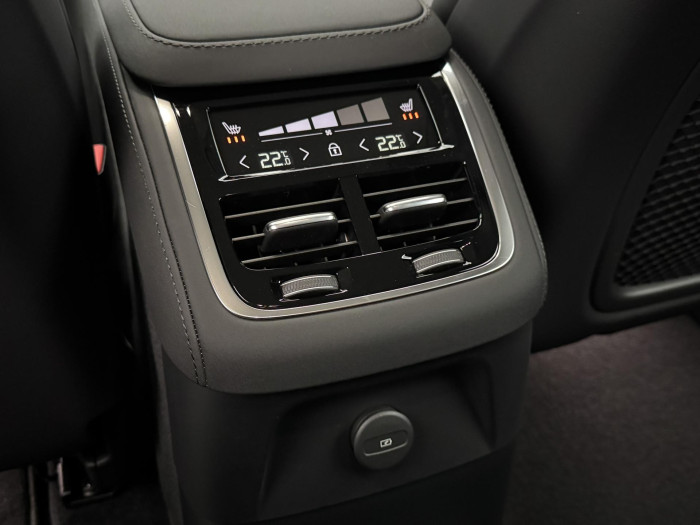 Volvo XC90 T8 AWD AUT RECHARGE CORE 7míst
