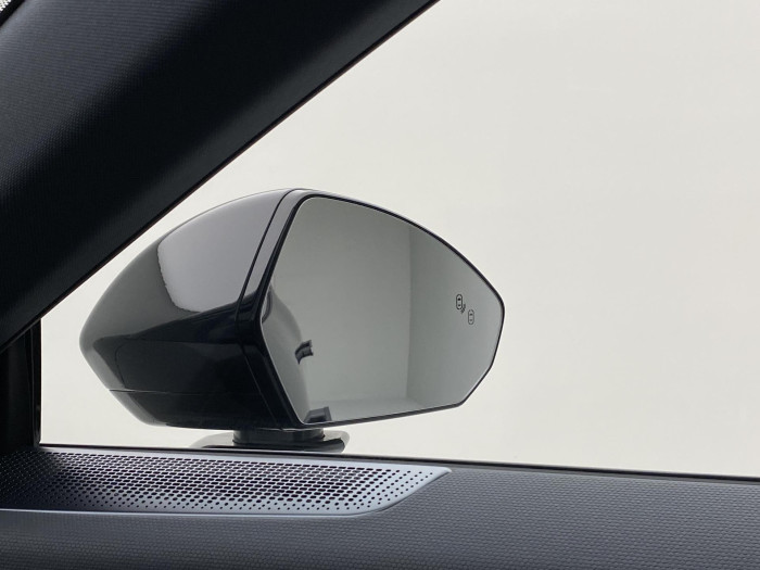 Lynk & Co 08 MORE PHEV