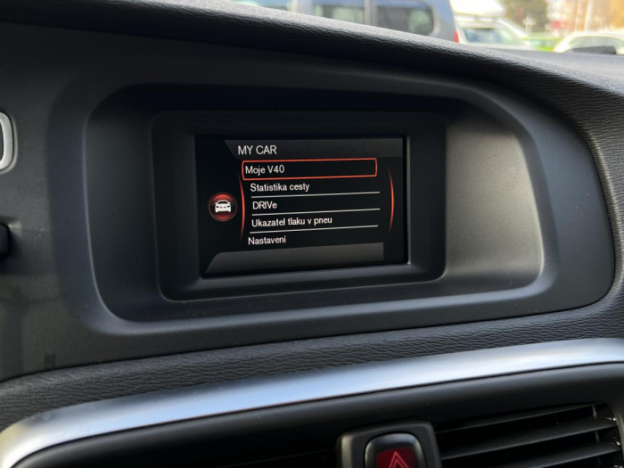 Volvo V40 T3 MOMENTUM Aut CZ 1.5 Momentum