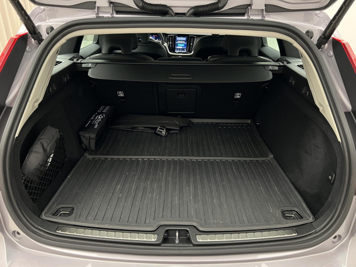 Volvo V60 B4 AUT DARK PLUS