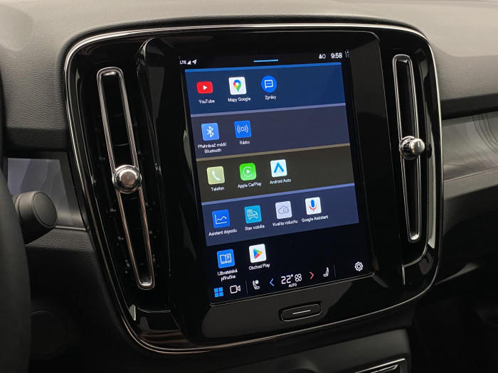 Volvo EC40 ULTRA BLACK EDITION TWIN MOTOR Edition