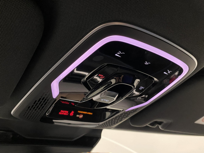 Lynk & Co 01 PHEV DCT AUT 1.maj REZERVACE