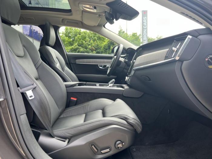 Volvo V90 B5 DARK ULTIMATE Aut 1.maj.