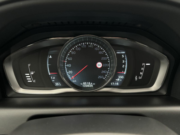 Volvo XC60 D4 AWD SUMMUM AUT REZERVACE 2.4 d Summum