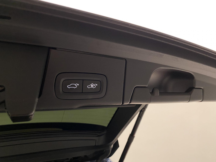 Volvo XC60 B4 INSCRIPTION AUT REZERVACE