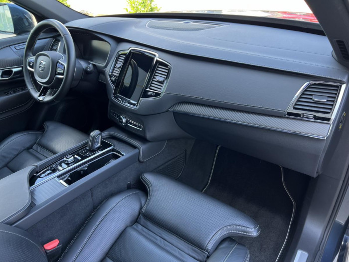 Volvo XC90 B5 AWD R-DESIGN 7MÍSTNÁ Aut