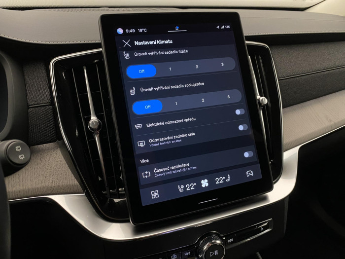 Volvo XC90 B5 AWD PLUS BRIGHT CZ 1.maj 7M