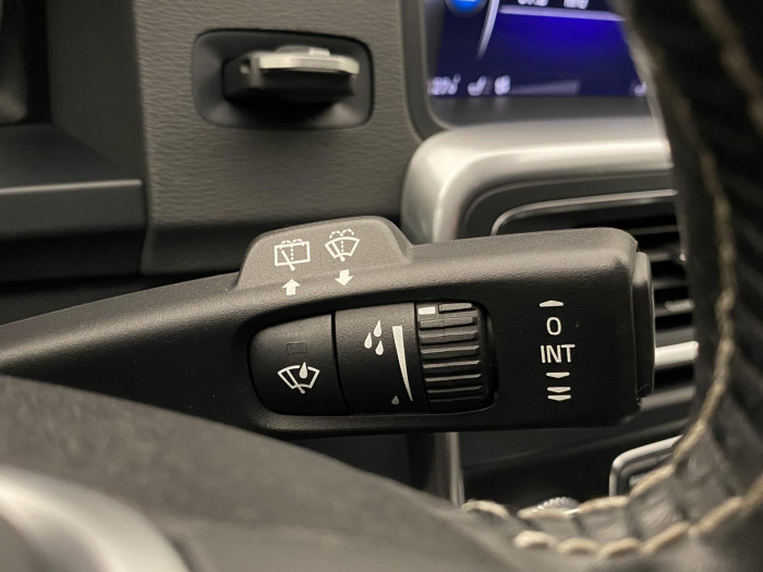 Volvo V60 T5 R-DESIGN AUT CZ