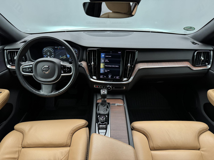 Volvo V60 CC T5 AWD PRO AUT CZ 2.0 CC CC