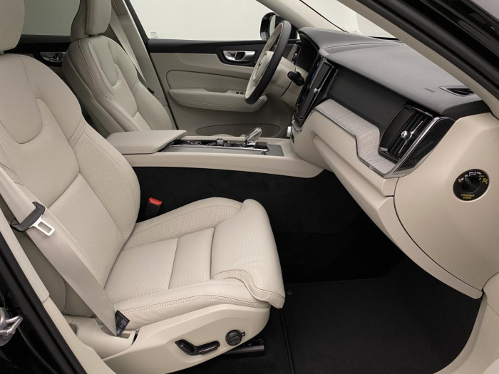 Volvo XC60 B4 AWD AUT DARK PLUS 2.0 Plus