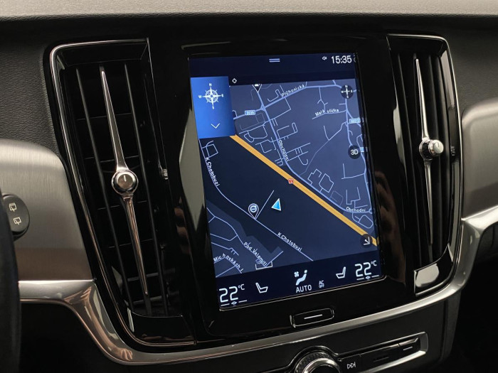 Volvo V90 CC D5 AWD MOMENTUM REZERVACE 2.0 d CC CC Momentum