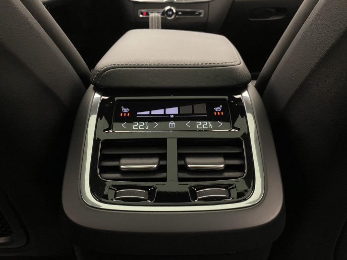 Volvo XC60 B5 AWD R-DESIGN AUT
